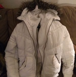 White jacket with fur
